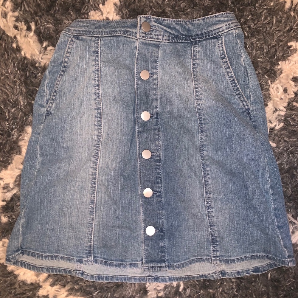 Women’s front button denim skirt